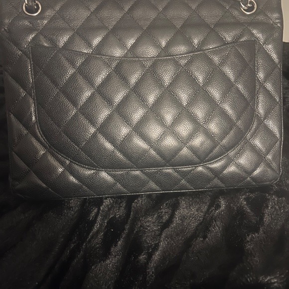 Chanel quilted double flap Maxi - Picture 3 of 8